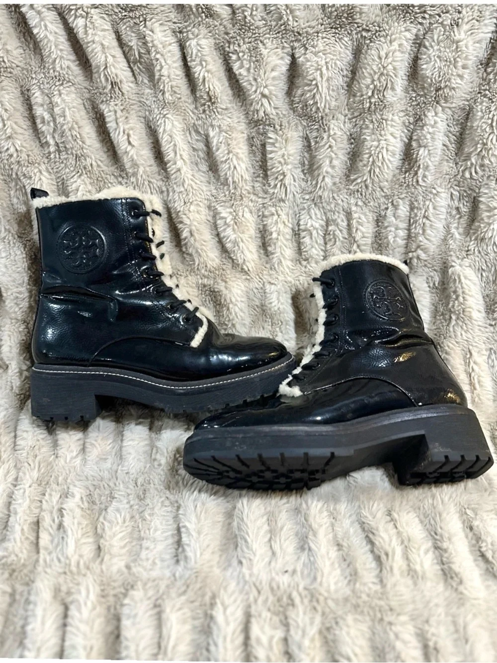 Tory Burch Miller Lug-Sole Boots ~ Size 8.5M ~ Item #SB76